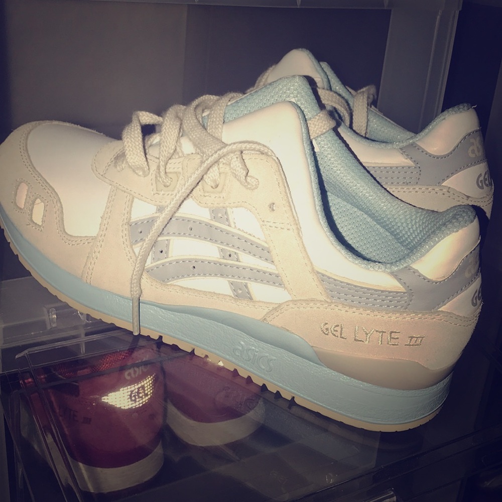 ASICS gel / super comfy / size 8.5 / BRAND NEW